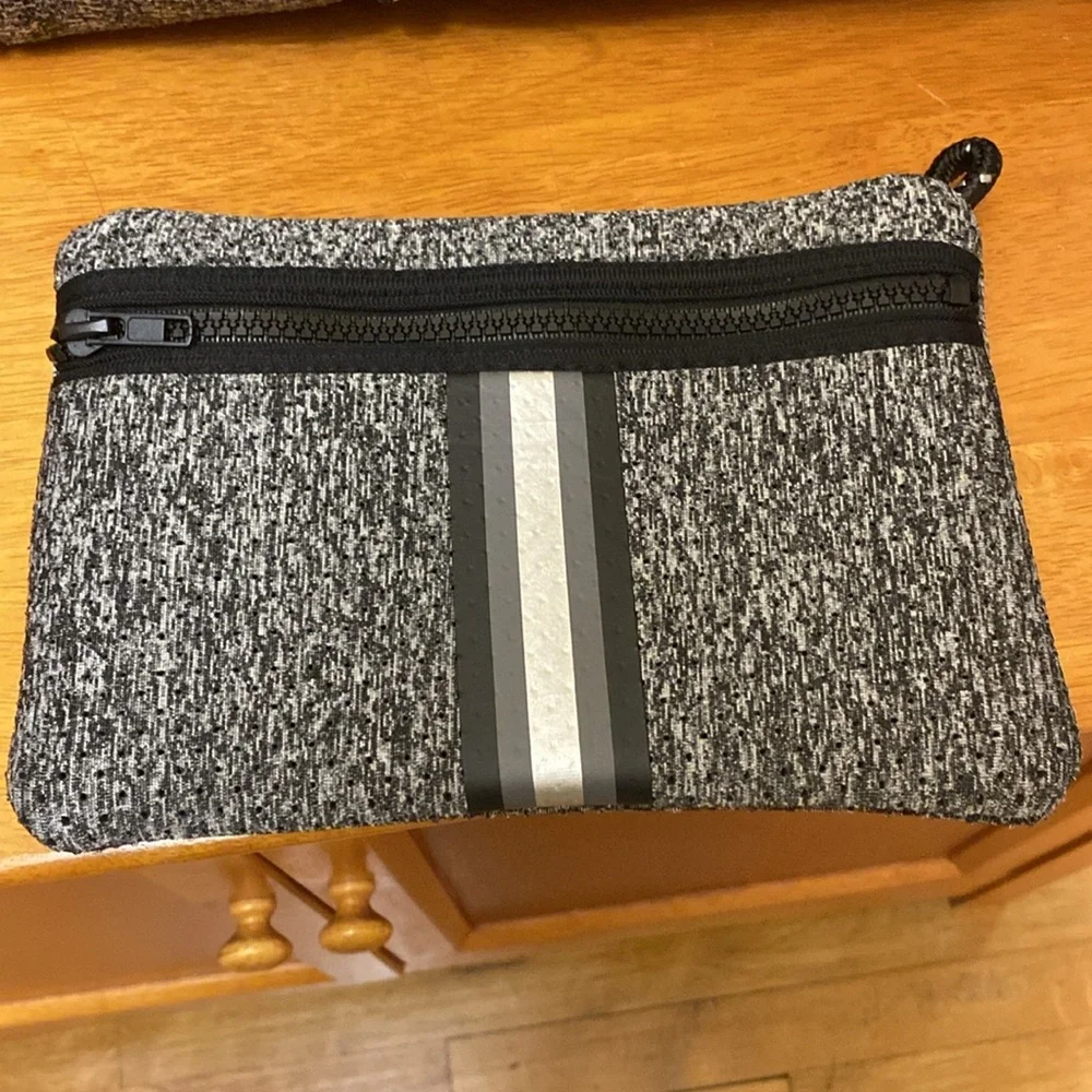 Haute Shore | The Greyson Tote - Picture 6 of 12